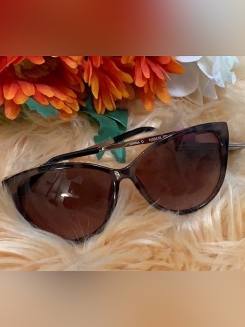 Brown & Gold Women’s Sunglasses By Foster Grant NEW!